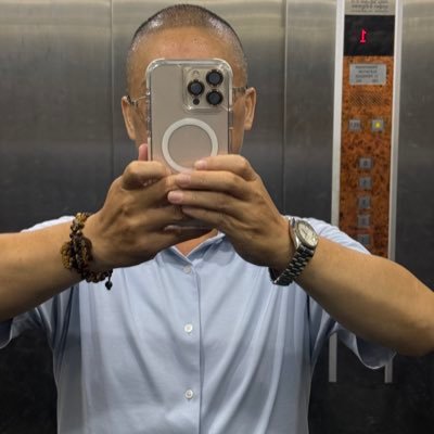 EMM313HSy4yhksS's profile picture