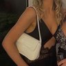 Ella Flores 的头像