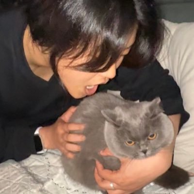 球's profile picture