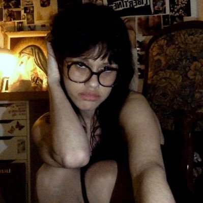 internet girlfriend's profile picture