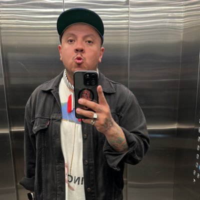 elchok's profile picture