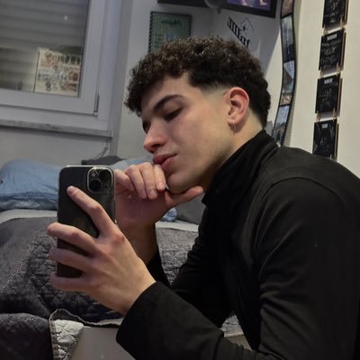 boozeyayo's profile picture
