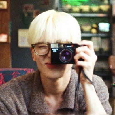 ADORE0214's profile picture