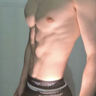 保护清融(叫我两颗牙)'s profile picture