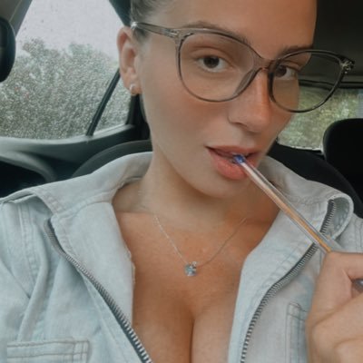 Carla la prof 📚's profile picture