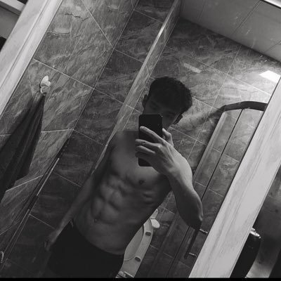 MichzapyY8rmg's profile picture