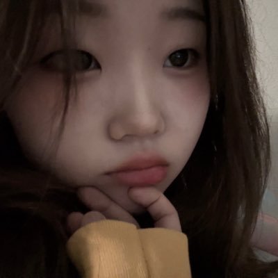 v's profile picture