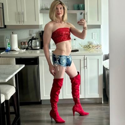 Mommy Eve (8K)'s profile picture