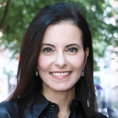 DinaPowellMcC's profile picture