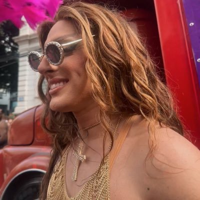 luvsmnt's profile picture