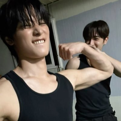 nocontextjumil1's profile picture