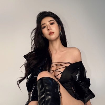 7V3399's profile picture