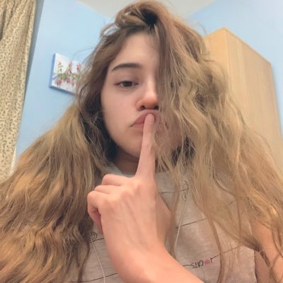 Emilia (adngra)'s profile picture