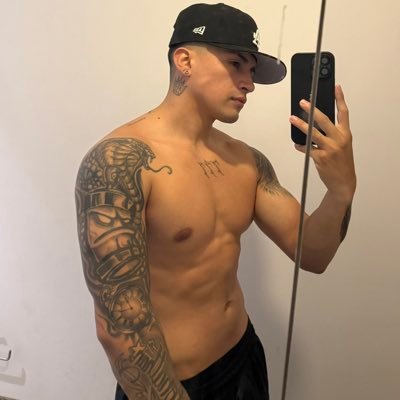 J h o n n y's profile picture