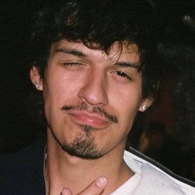 Omar Apollo's profile picture