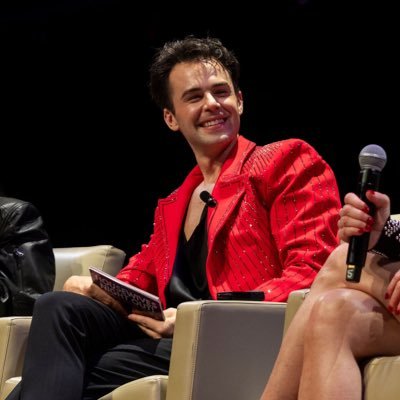TweetsByLuke's profile picture