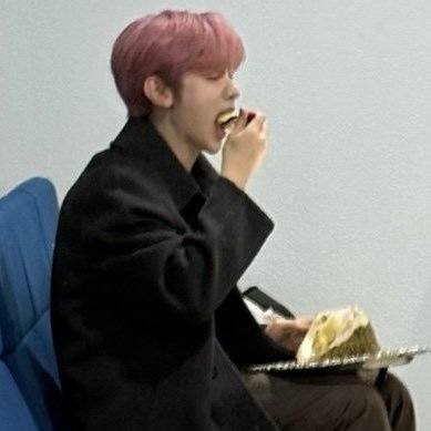 YUMYUM's profile picture
