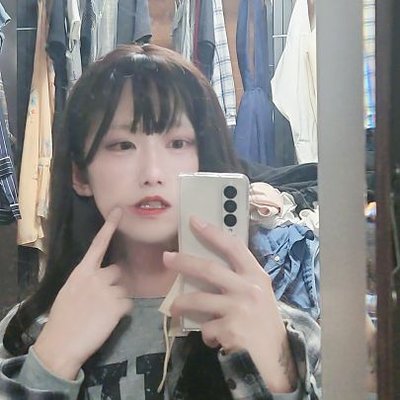 sh's profile picture
