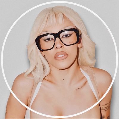RoomOfAmala's profile picture