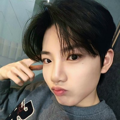 그냥••'s profile picture