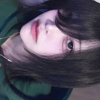 L's profile picture