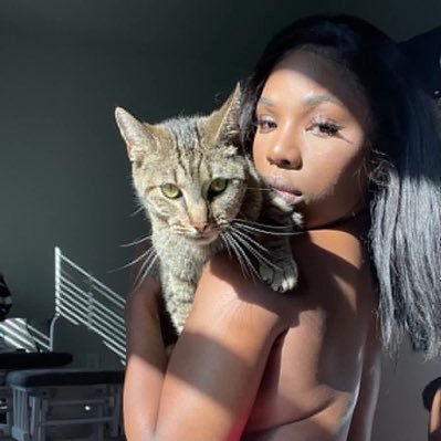 realSarahbanks's profile picture