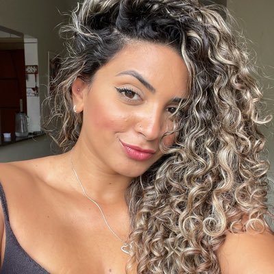 JulieCRF's profile picture