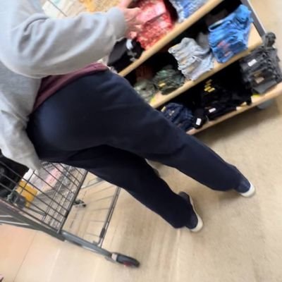 This guy flashed BBC and enjoys with this thick girl in public store