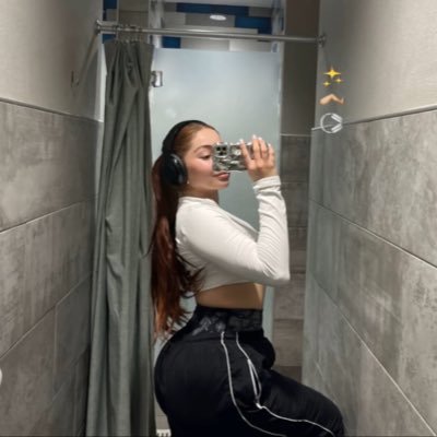 @nsfwchlooo his fav 5’4 latina 🇲🇽 Channel | 24vids