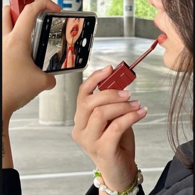 asvy's profile picture