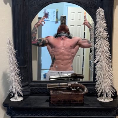 DoingWhatHeWont's profile picture