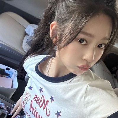 d's profile picture