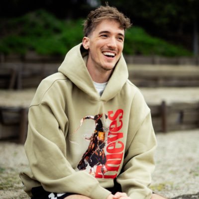 EllumYT's profile picture