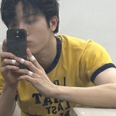 02's profile picture