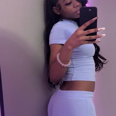aaniya alexis ♡.'s profile picture