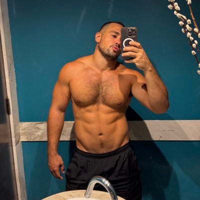 theupergolizzi's profile picture