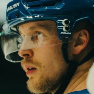 r's profile picture