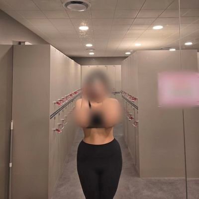HotWifeMu's profile picture