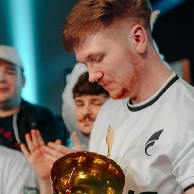 FOKUS YaBoiLewis's profile picture