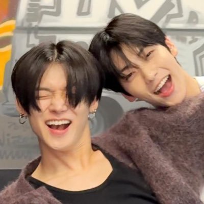 ◠‿◠'s profile picture