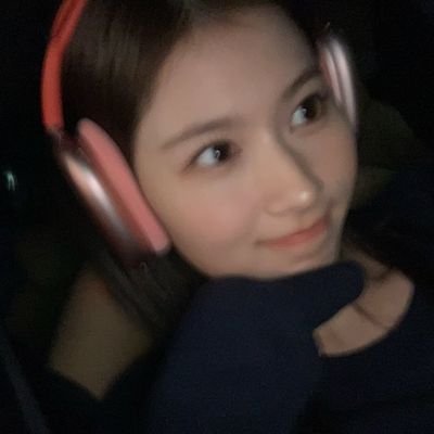 moved to @apasramlisorn's profile picture