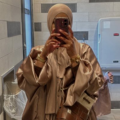 𝖀𝖓𝖆𝖛𝖆𝖎𝖑𝖆𝖇𝖑𝖊's profile picture