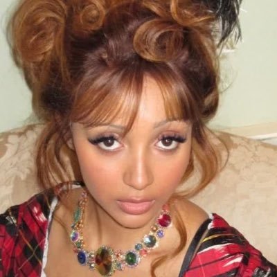 amively! ᥫ᭡'s profile picture