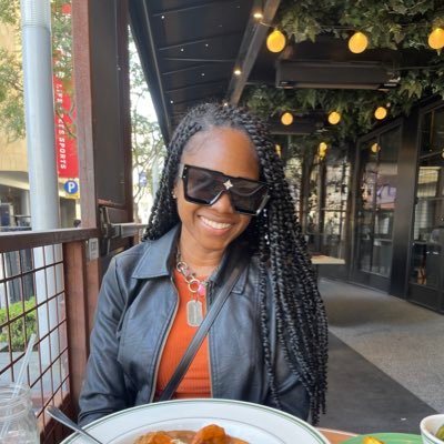 LovelyZenny's profile picture