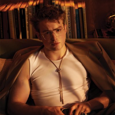 KitConnorInfo's profile picture