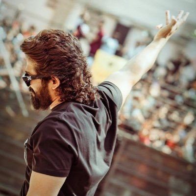 SanthuConnected's profile picture