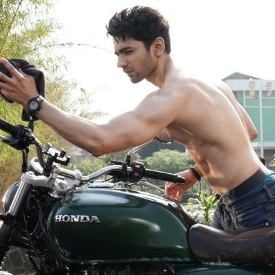 shirtlessvibes's profile picture