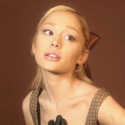 newromantqcs's profile picture