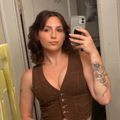 ophelia 🏳️‍⚧️'s profile picture