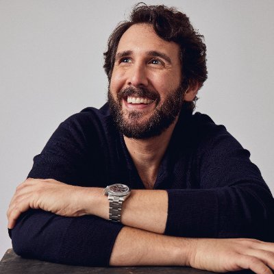 josh groban's profile picture